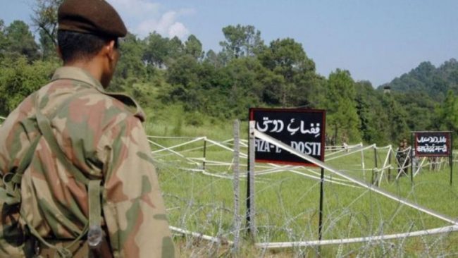 दशकौँदेखि भारत र पाकिस्तानका सेना कश्मीर सीमामा आमुन्नेसामुन्ने