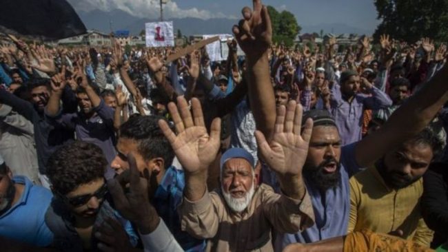 कश्मीरमा धार्मिक प्रार्थनापछि झडप