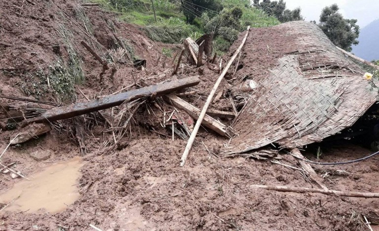 बागलुङको लाम्मेलामा पहिरोले घर पुरियो, एक जनाको मृत्यु, २ बेपत्ता