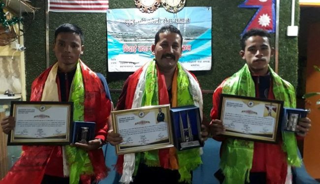 सुदुरपश्चिमेली नेपाली समाज मलेसियाद्वारा प्रशिक्षक तथा खेलाडीहरु सम्मानित