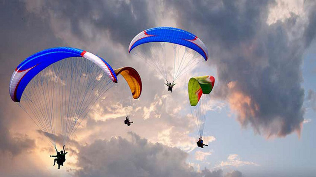 बागलुङको पर्यटकीय गन्तव्य पञ्चकोटबाट प्याराग्लाइडिङको परीक्षण उडान