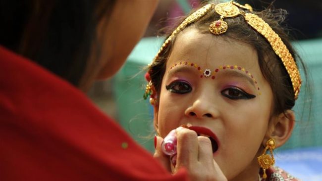 नेपालमा यसरी ‘बाल प्रेमविवाह’ किशोरीहरुको लागि श्राप बनिरहेछ