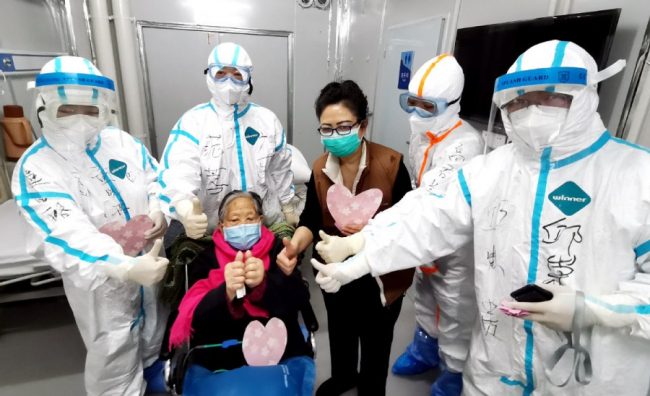 चीनमा ह्वात्तै घट्यो कोरोनाको संक्रमण, चीनबाहिर २४ घण्टामा ५२ जनाको मृत्यु
