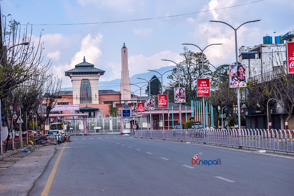 लकडाउन खुकुलो बनाउने सरकारको तयारी, प्रधानमन्त्री ओली विज्ञसँग छलफल गर्दै