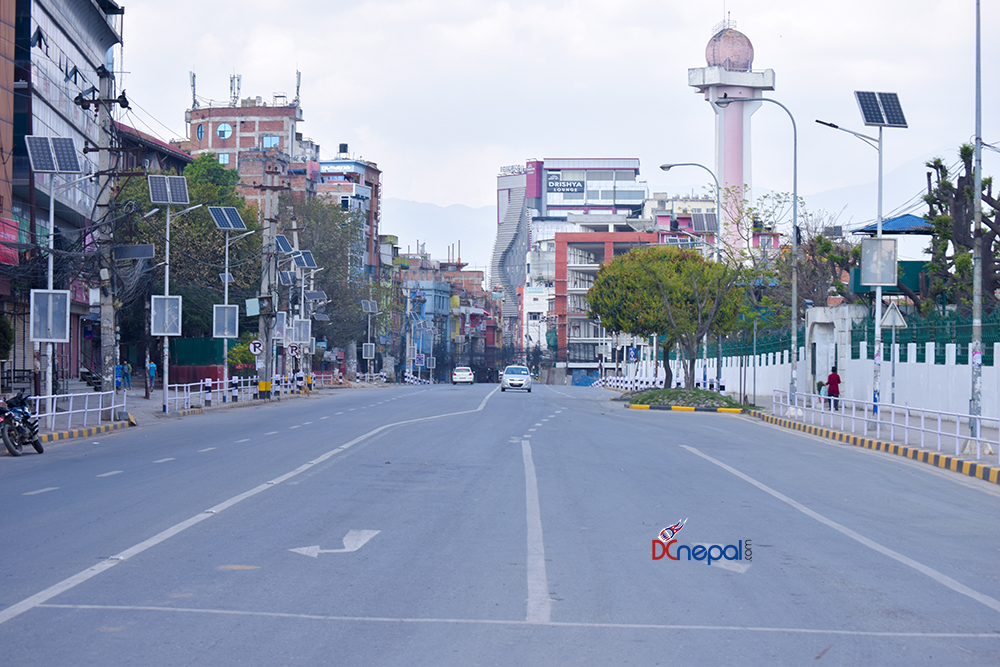 १५ दिन कर्फ्यूजस्तै लकडाउन गरौँ अनि खुकुलो गरौँ : डा. रवीन्द्र पाण्डे