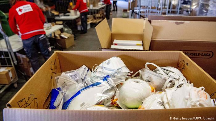 जर्मनी लैजान ठिक्क पारिएका २ लाख मास्क अमेरिकाले ‘डकैती’ गरेपछि…