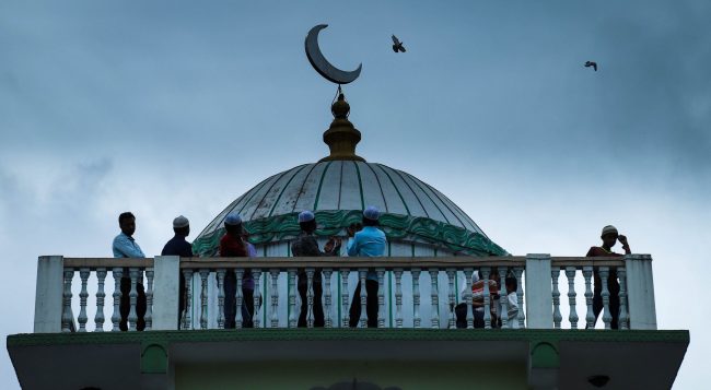 तीन भारतीय नागरिकलाई काेराेना संक्रमण देखिएपछि  वीरगञ्जका सबै मस्जिद सिल गर्ने तयारी