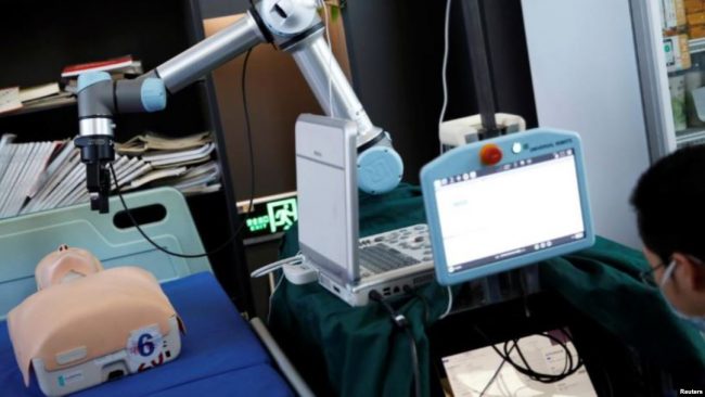 इजरायलमा कोरोना सङ्क्रमितको उपचार गर्न रोबोटको प्रयोग हुँदै