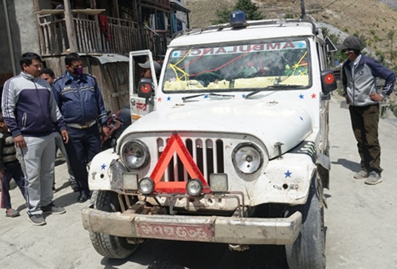 कर्णालीमा बिरामीको नाम बेचेर एम्बुलेन्समा यात्रु ओसारिँदै