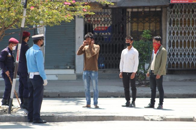 लकडाउन उल्लङ्घन गर्ने एक हजार ८०० जना कारवाही