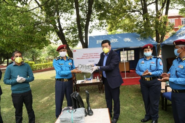 सिप्रदीयन सहायता संस्थाद्वारा नेपाल प्रहरीलाई ५ सय थान पिपिई हस्तान्तरण