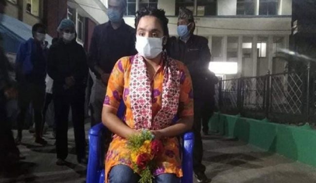 कोरोना जितेकी युवती भन्छिन् : धैर्य र आत्मबल कोरोनाको औषधि