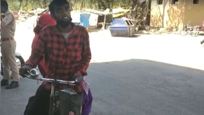 कोरोनाभाइरस: भारत लकडाउन भएपछि यी मजदुरले पत्नीलाई साइकलमा राखेर ७०० किमि यात्रा गरे