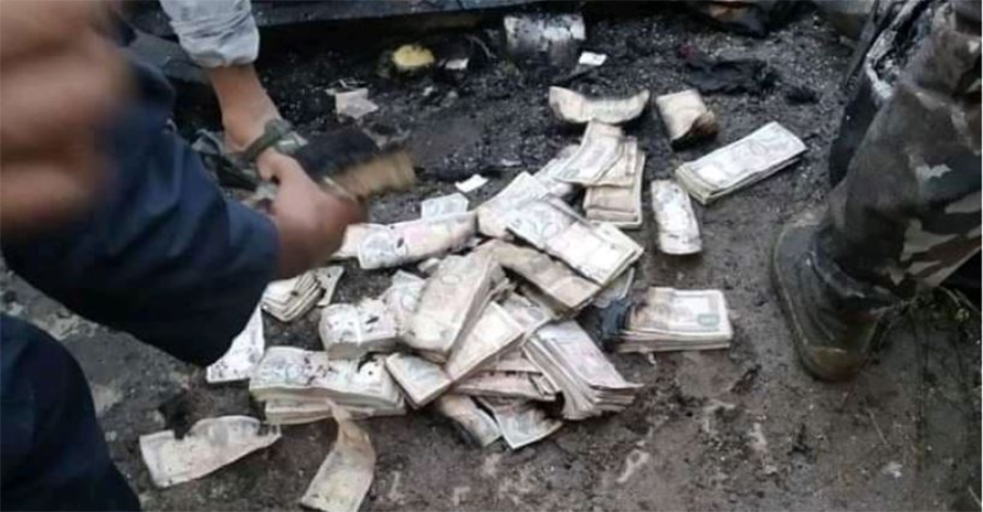 झापामा कोरोनाको राहत ५ किलो चामल लिन गएका मजदूरको घर जल्यो, निस्किए लाखौंका बण्डल