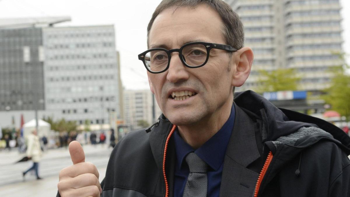 जर्मनीका एक मेयरले जानी जानी आफैंलाई कोरोनाभाइरसको संक्रमण सारेपछि…