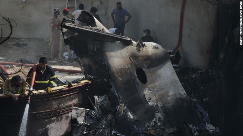 पाकिस्तानको विमान दुर्घटनामा ११ जनाको मृत्यु, मृतकको संख्या अझै बढ्न सक्ने