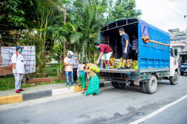 पोखरा साङ्गितिक कलाकार संघद्वारा राहत वितरण
