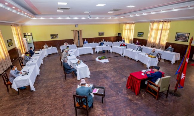 मन्त्रिपरिषद बैठकमै प्रधानमन्त्री ओलीले गरे मन्त्रिमण्डल पुनर्गठनको संकेत