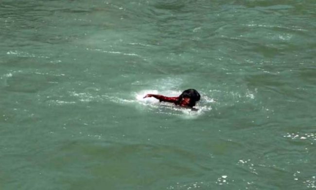 महाकाली तरेर नेपाल भित्रिए ६ जना नेपाली