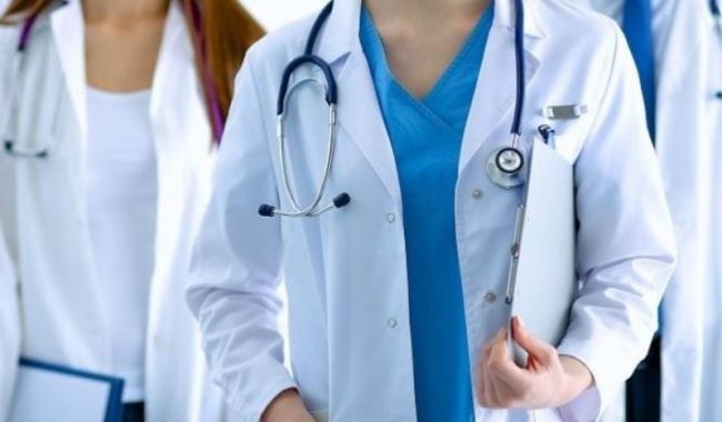 घरघरमै सङ्क्रमितको अवस्था बुझ्न स्वास्थ्यकर्मी