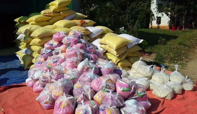 नेपाल–युके फाउण्डेशनद्वारा राहत वितरण