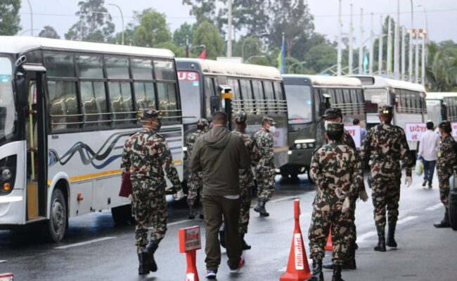 यूएईबाट उद्धार गरिएका नेपाली काठमाडौं आइपुगे