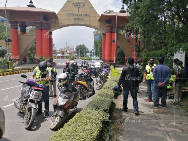 पत्रकारलाई त्रिभुवन अन्तर्राष्ट्रिय विमानस्थल प्रवेशमा रोक