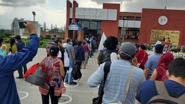 दोब्बर भाडा तिरेर आउँदा पनि सजिलो छैन जन्मभूमिमा टेक्न