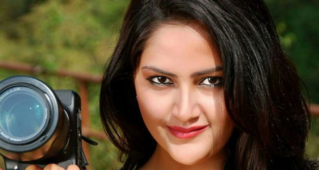 वर्षा शिवाकोटीले भनिन् – ‘मलाई पनि डिप्रेसनमा पुर्‍याइयो’