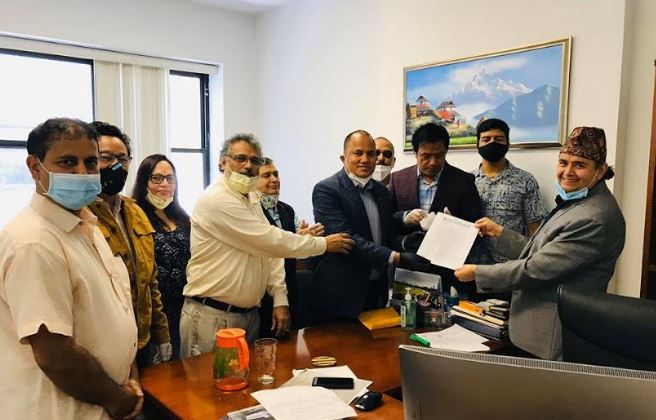 जनसम्पर्क समिति अमेरिकाले बुझायो दूतावासलाई ज्ञापनपत्र