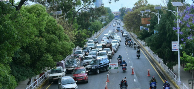 उपत्यकामा सवारी साधनको चाप बढ्यो, तेल खपतमा वृद्धि