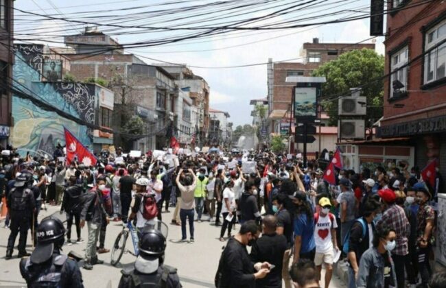 भीड बढ्दा काेराेना सङ्क्रमणको थप खतरा