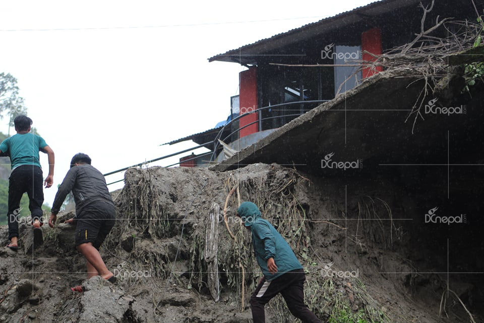 बाह्रबीसे घटनाः राष्ट्रपति र उपराष्ट्रपतिद्वारा दुःख व्यक्त