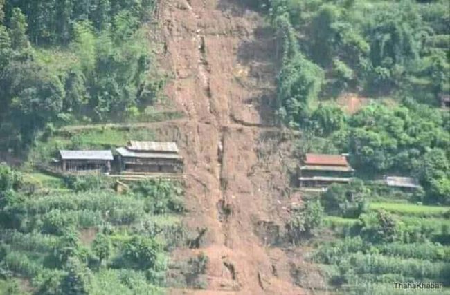 पहिरोमा परेर एककाे मृत्यु, तीन बेपत्ता