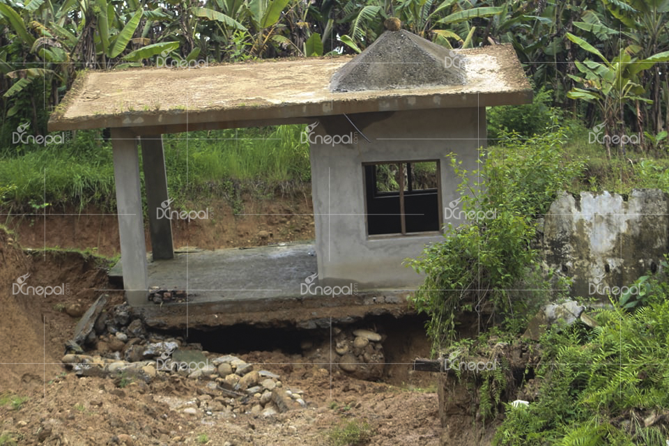 बाढी, पहिरो र चट्याङः वैशाखयता १८१ को मृत्यु