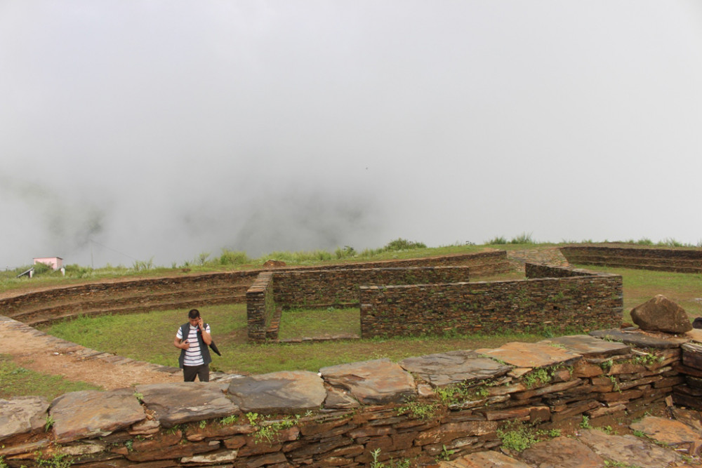 सिन्धुपाल्चोकको ऐतिहासिक दुगुनागढी बजेट अभावमा अधुरो