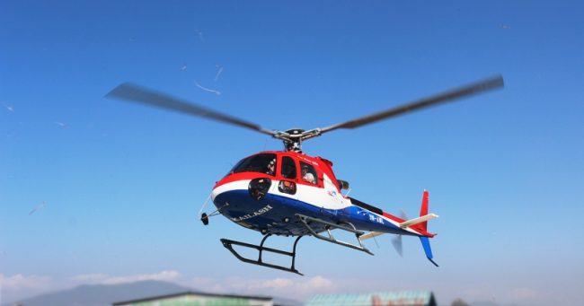 बाह्रबीसेका २ गम्भीर घाइतेलाई हेलिकप्टरबाट काठमाडौँ ल्याइयो