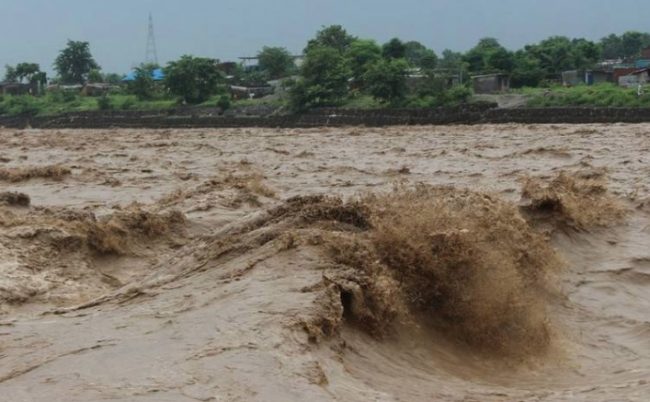 उदयपुरमा बाढीले बगाएर एकको मृत्यु, काभ्रेको इन्द्रावतीमा बालकसहित तीन बेपत्ता