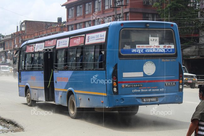 काठमाडाैंमा  सञ्चालनमा आउन थाले केही बस