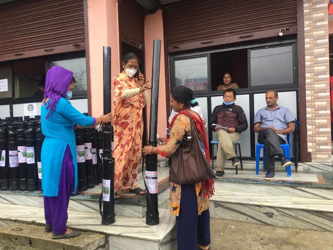 तनहुँकाे म्याग्देमा बाँदर धपाउन ९० वटा बन्दुक वितरण