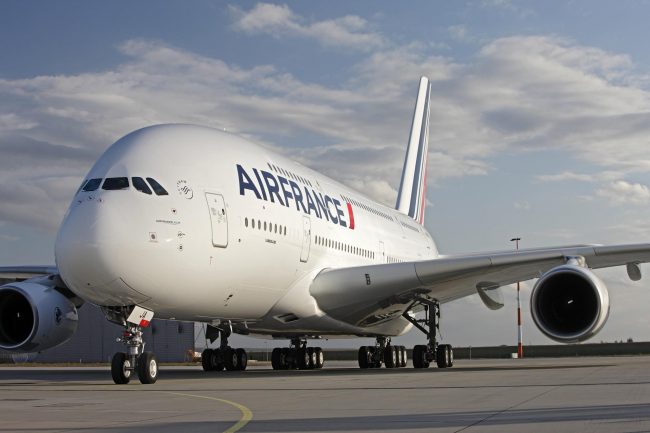 कोरोना असरः एयर फ्रान्सले ७ हजार ५०० कामदार हटाउने
