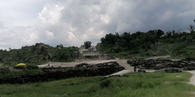 सरकारी बेवास्ता : पशुपतिको जग्गामा व्यक्तिको रजाइँ