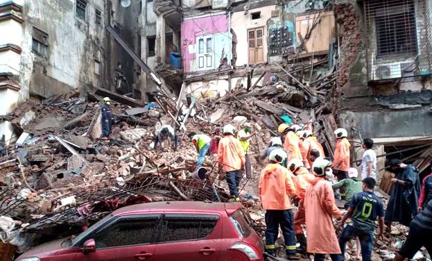 मुम्बइमामा भारी वर्षाका कारण भवन भत्किँदा सात जनाको मृत्यु