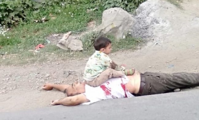 कश्मीर इन्काउन्टरको एक हृदयविदारक तस्वीर