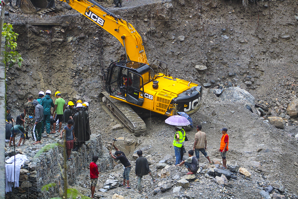 अवरुद्ध पृथ्वी राजमार्ग सञ्चालनमा