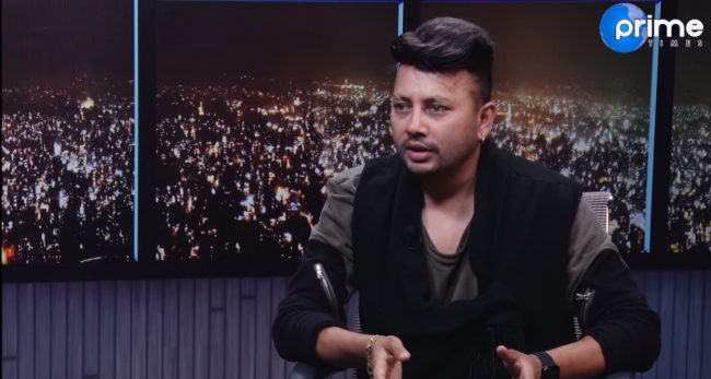 ट्रोलको शिकार हुने पालो दुर्गेश थापाको, ‘गायक हुँ’ भन्ने, नारायणगोपालको गीत नचिन्ने ?