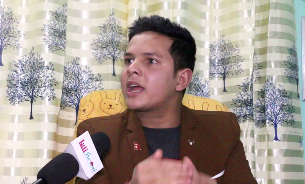 विवादित ज्योतिषी अर्जुन क्षेत्री पक्राउ, अख्तियारको सहसचिव भन्दै ठूलो रकम ठगीको आरोप