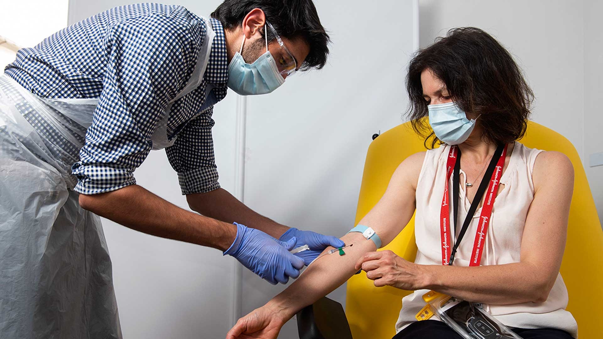 विश्वकै ठूलो भ्याक्सिन उत्पादक सिरम इन्स्टिच्युटको कोरोना भ्याक्सिन ट्रायल पनि रोकियो