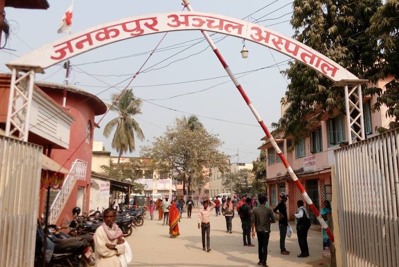 आइसोलेशन कक्षमा मृत्यु भएका सदाको न्यायको माग गर्दै प्रदर्शन