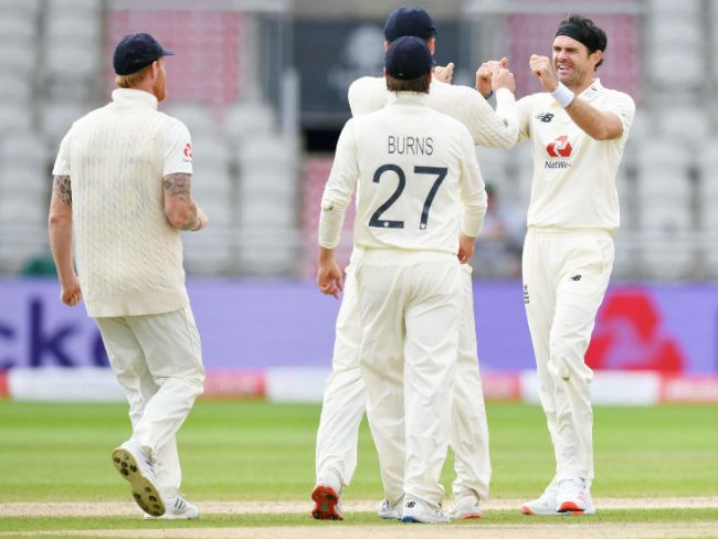 ईङल्यान्ड वेस्टईन्डज टेस्ट : खराब प्रकाशको कारण दोस्रो दिनको खेल चाँडै समाप्त